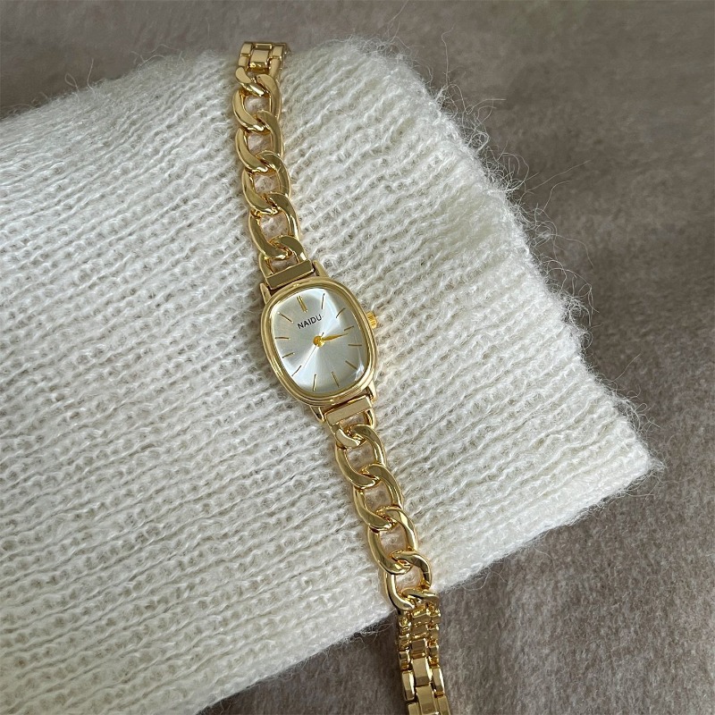 Fashion Women Oval Dial Quartz - Luxury Watch Brand For Women recension och pris