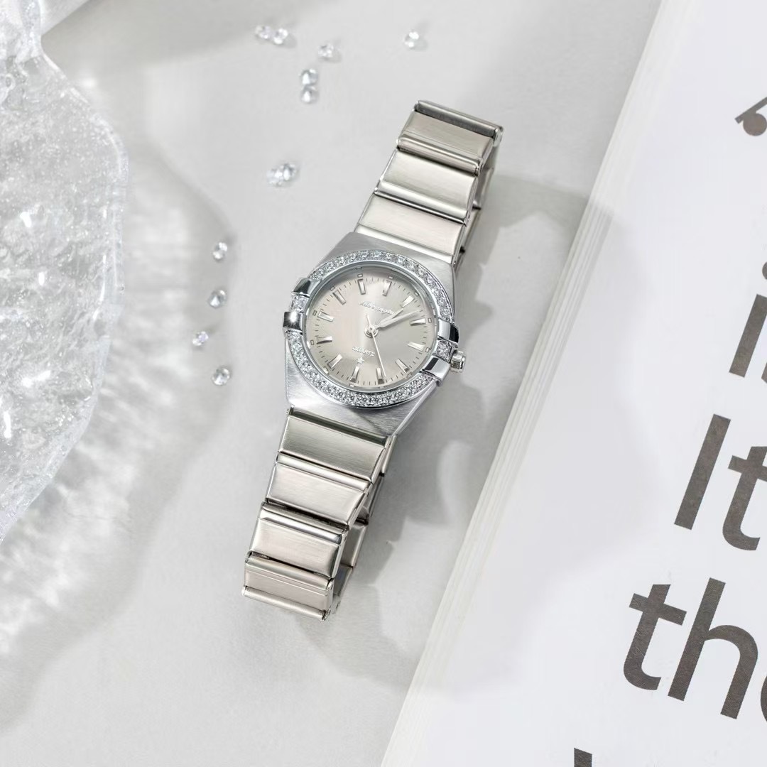 Classic Constellation Women's  - Luxury Watch Cartier recension och pris